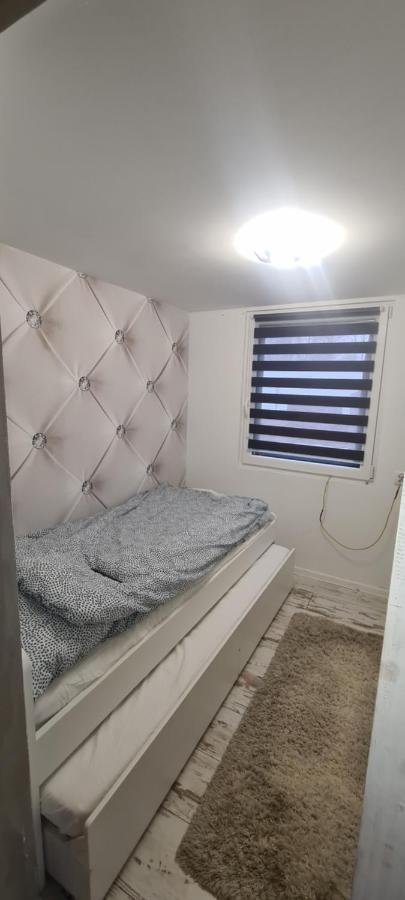 Apartment Maly Bialy Cicha 1